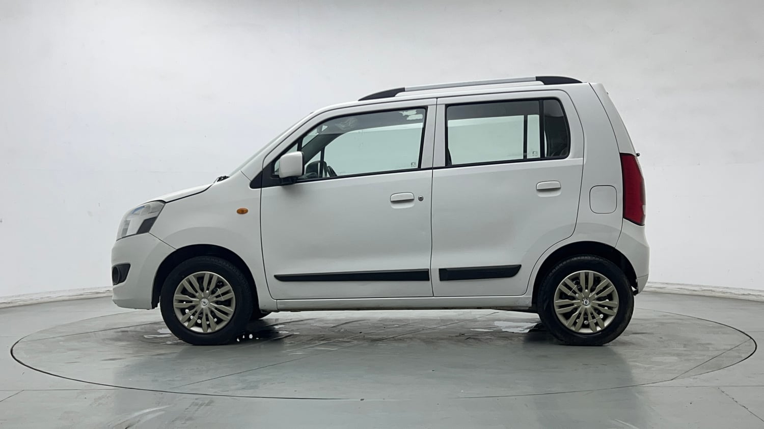 Used 2015 Maruti Suzuki Wagon R VXI Petrol Manual exterior LEFT SIDE VIEW