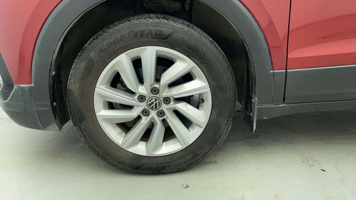 Used 2022 Volkswagen Taigun Highline 1.0 TSI MT Petrol Manual tyres LEFT FRONT TYRE RIM VIEW