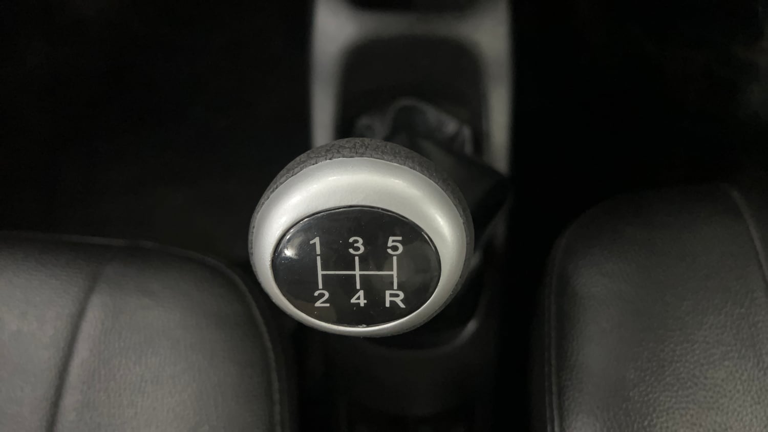 Used 2013 Maruti Suzuki Wagon R VXI Petrol Manual interior GEAR  KNOB VIEW