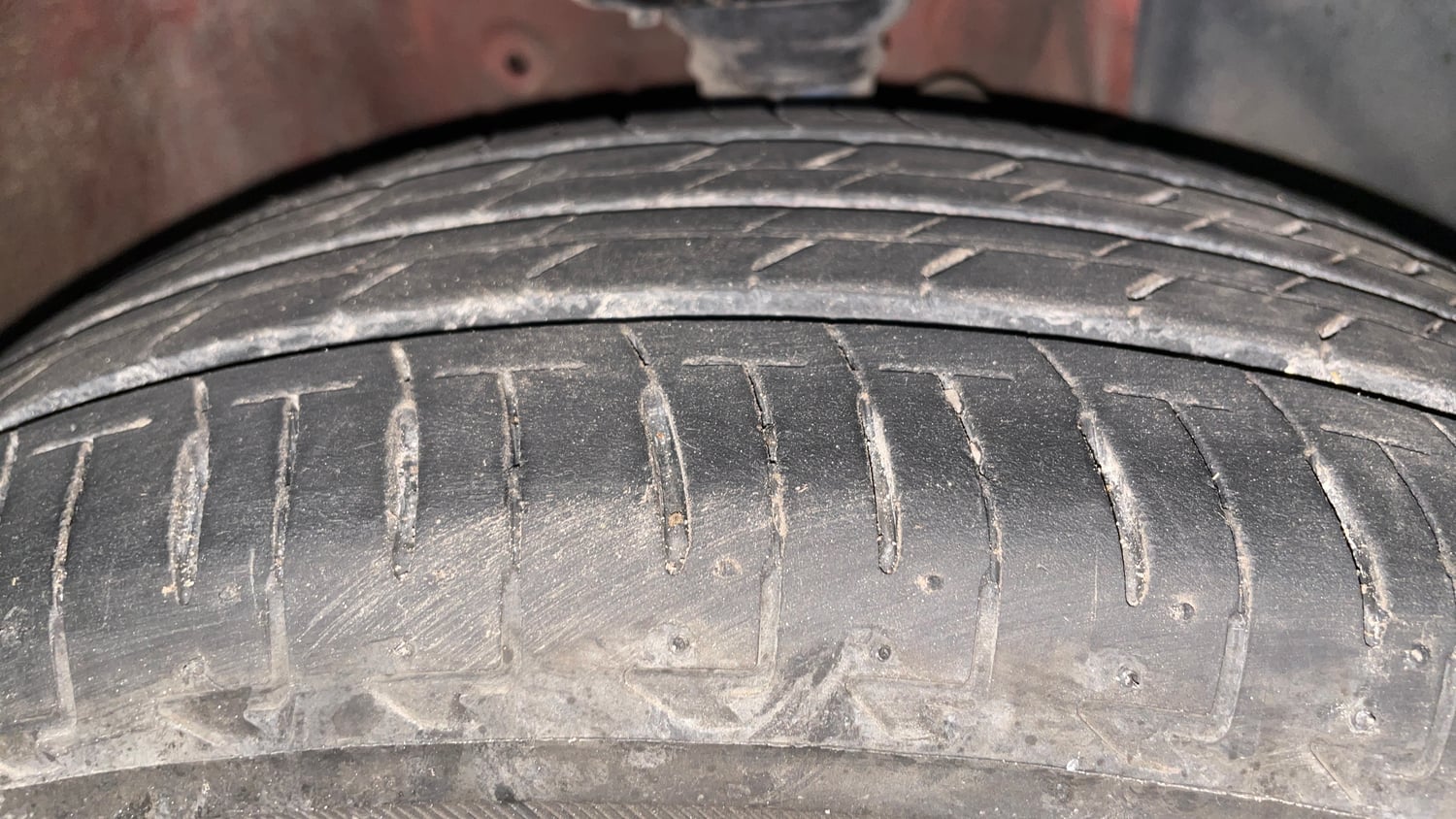Used 2017 Maruti Suzuki Ignis Zeta 1.2 AMT Petrol Automatic tyres RIGHT FRONT TYRE TREAD VIEW