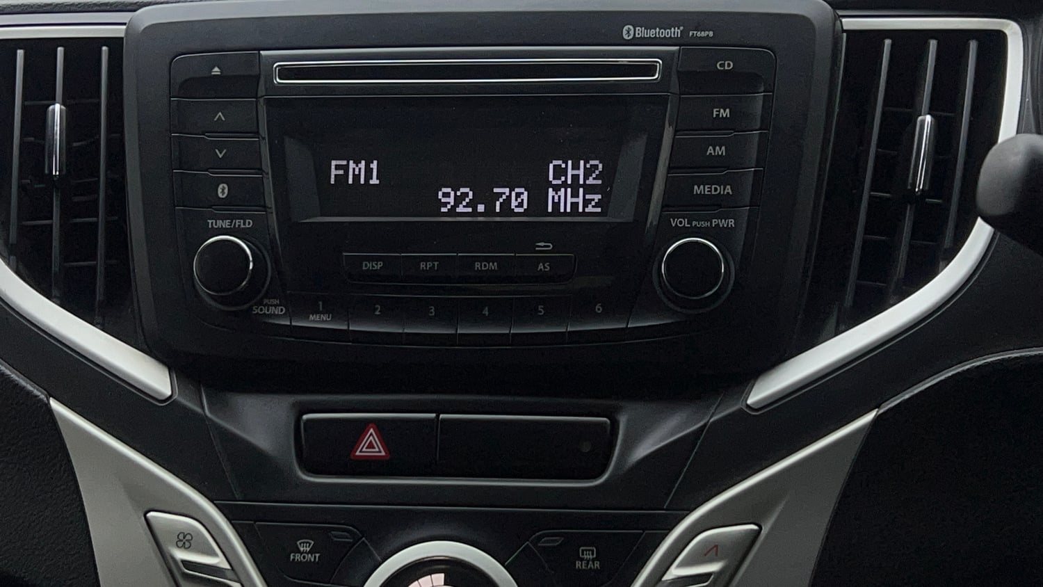 Used 2018 Maruti Suzuki Baleno Delta 1.2 Petrol Manual top_features Integrated (in-dash) music system