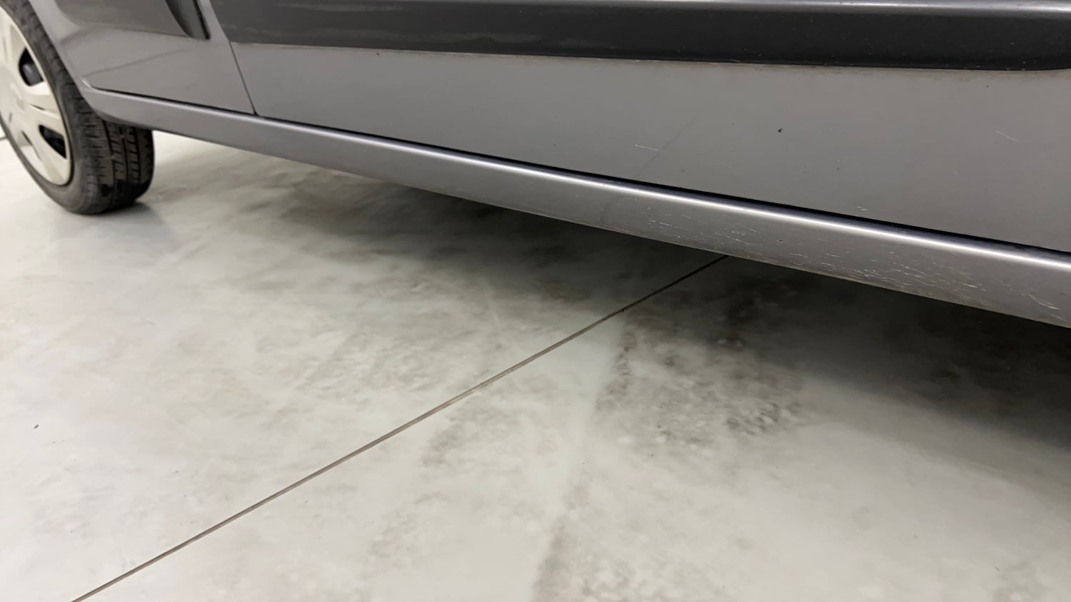 Used 2013 Maruti Suzuki Wagon R VXI Petrol Manual dents MINOR DENT