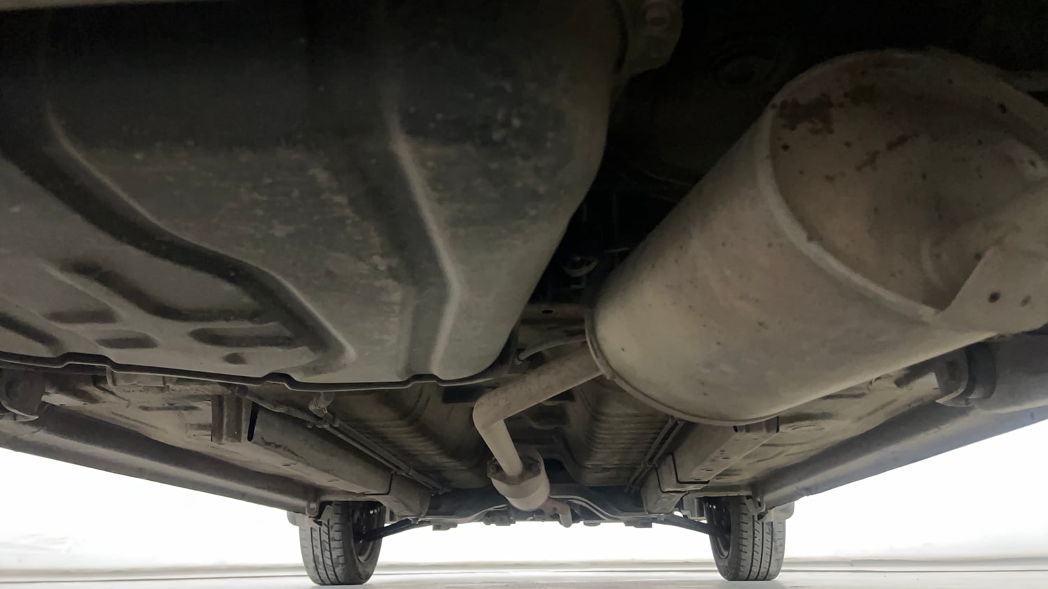 Used 2013 Maruti Suzuki Wagon R VXI Petrol Manual extra REAR UNDERBODY VIEW (TAKEN FROM REAR)