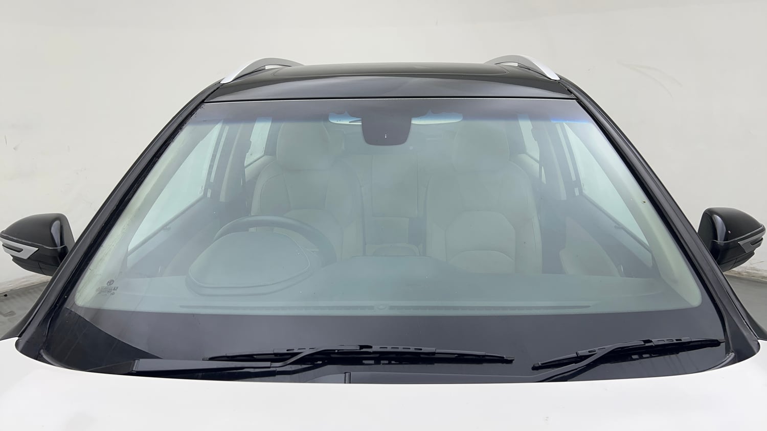 Used 2021 MG Motors Hector Sharp 1.5 Petrol Turbo Hybrid MT Dual Tone Hybrid Manual exterior FRONT WINDSHIELD VIEW