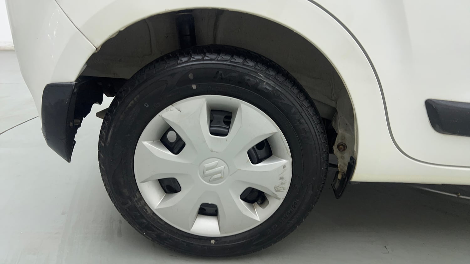 Used 2020 Maruti Suzuki Wagon R 1.0 VXi 1.0 AMT Petrol Automatic tyres RIGHT REAR TYRE RIM VIEW