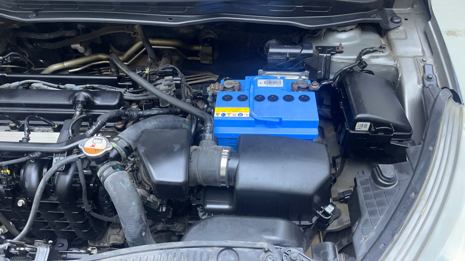 Used 2014 Hyundai i20 Magna 1.2 Petrol Manual engine ENGINE LEFT SIDE VIEW