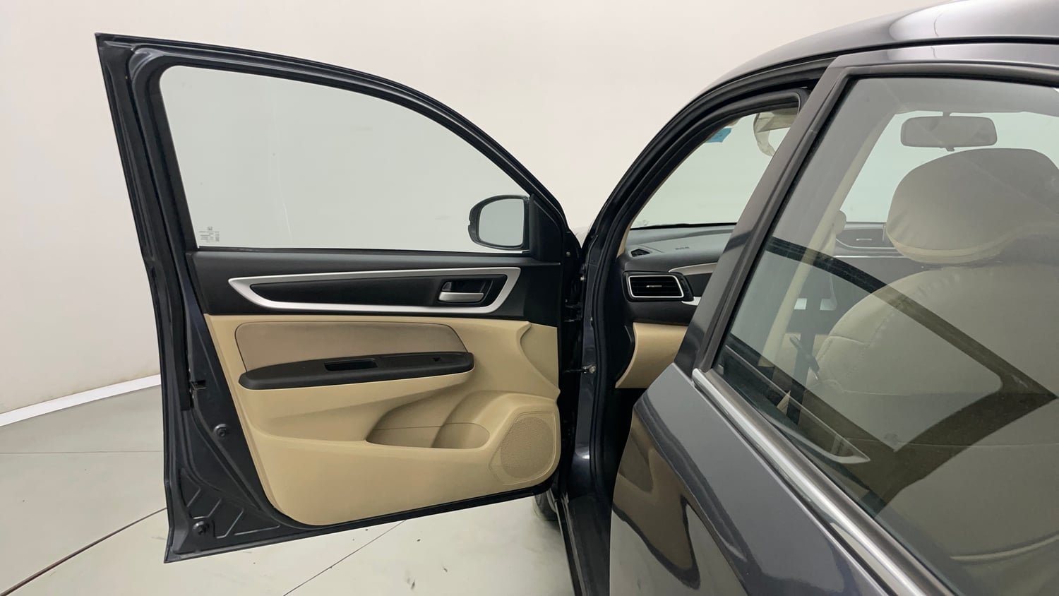 Used 2023 Honda Amaze VX MT 1.2 Petrol Petrol Manual interior LEFT FRONT DOOR OPEN VIEW