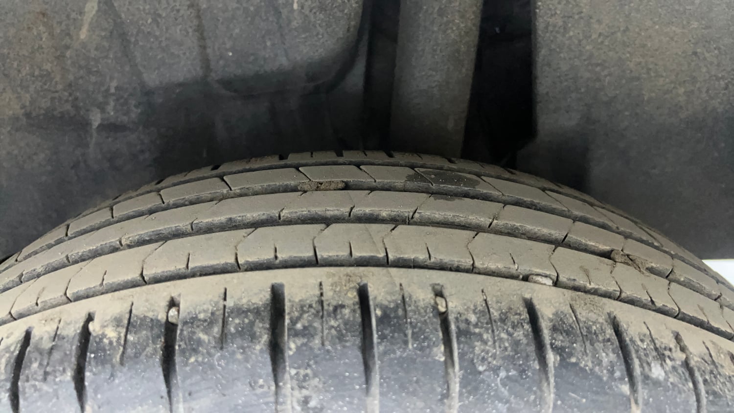 Used 2020 Maruti Suzuki Swift ZXi AMT Petrol Automatic tyres LEFT REAR TYRE TREAD VIEW