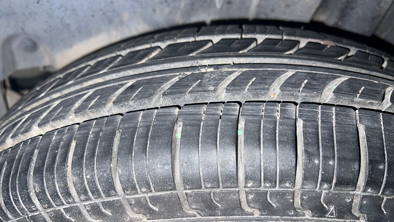 Used 2016 Maruti Suzuki Swift VXi Petrol Manual tyres LEFT REAR TYRE TREAD VIEW