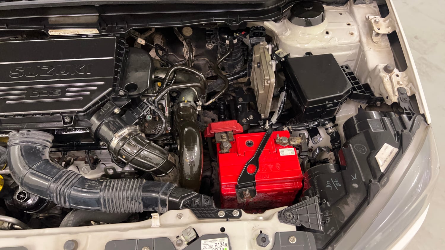 Used 2017 Maruti Suzuki Vitara Brezza [2016-2020] ZDi Plus Diesel Manual engine ENGINE LEFT SIDE VIEW