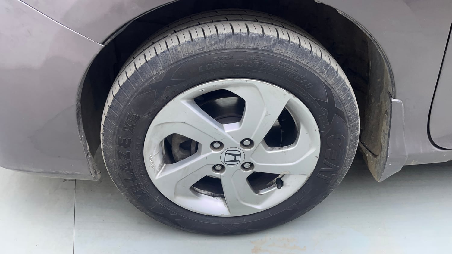 Used 2016 Honda City VX CVT Petrol Automatic tyres LEFT FRONT TYRE RIM VIEW