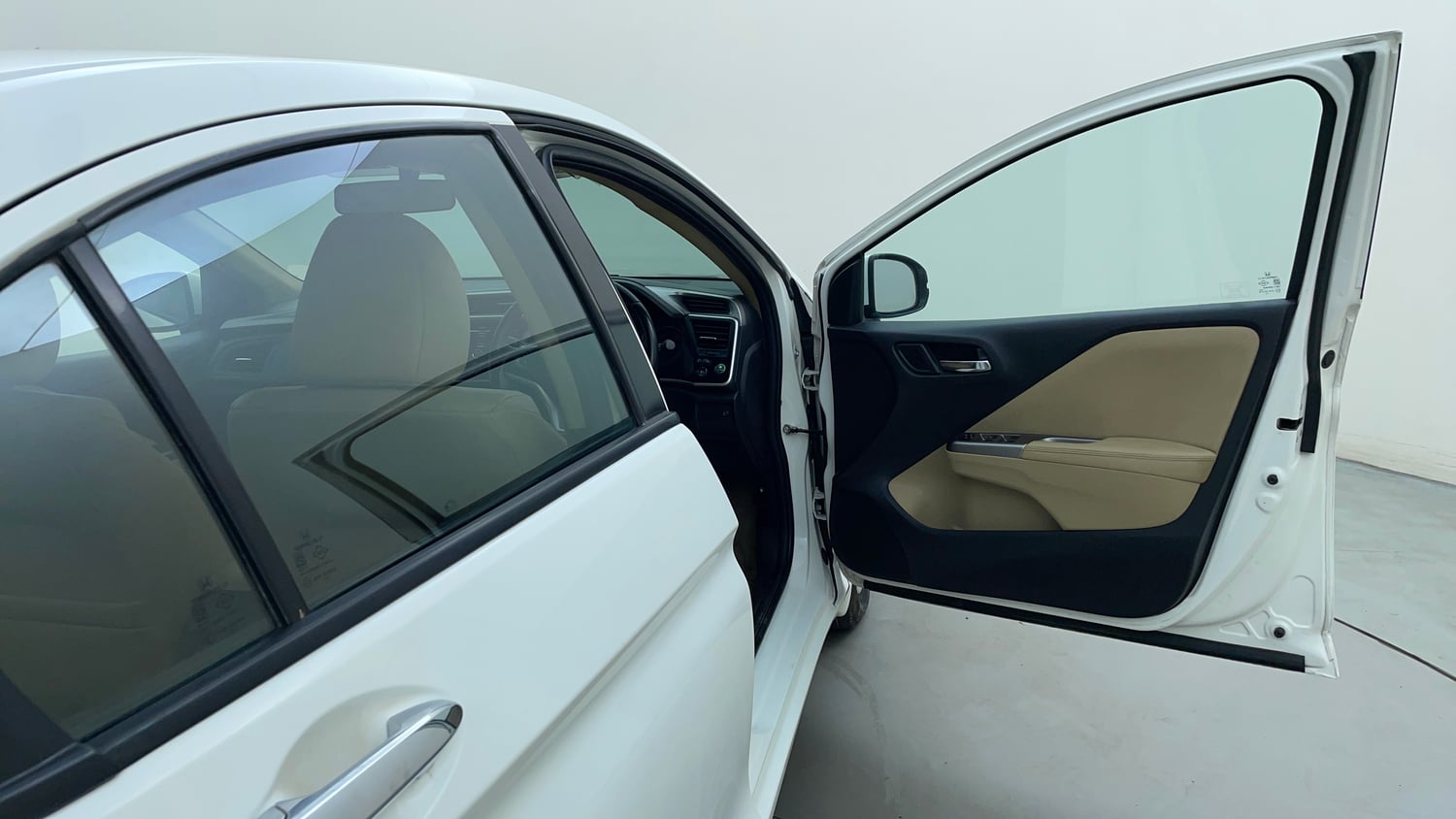 Used 2016 Honda City VX CVT Petrol Automatic interior RIGHT FRONT DOOR OPEN VIEW