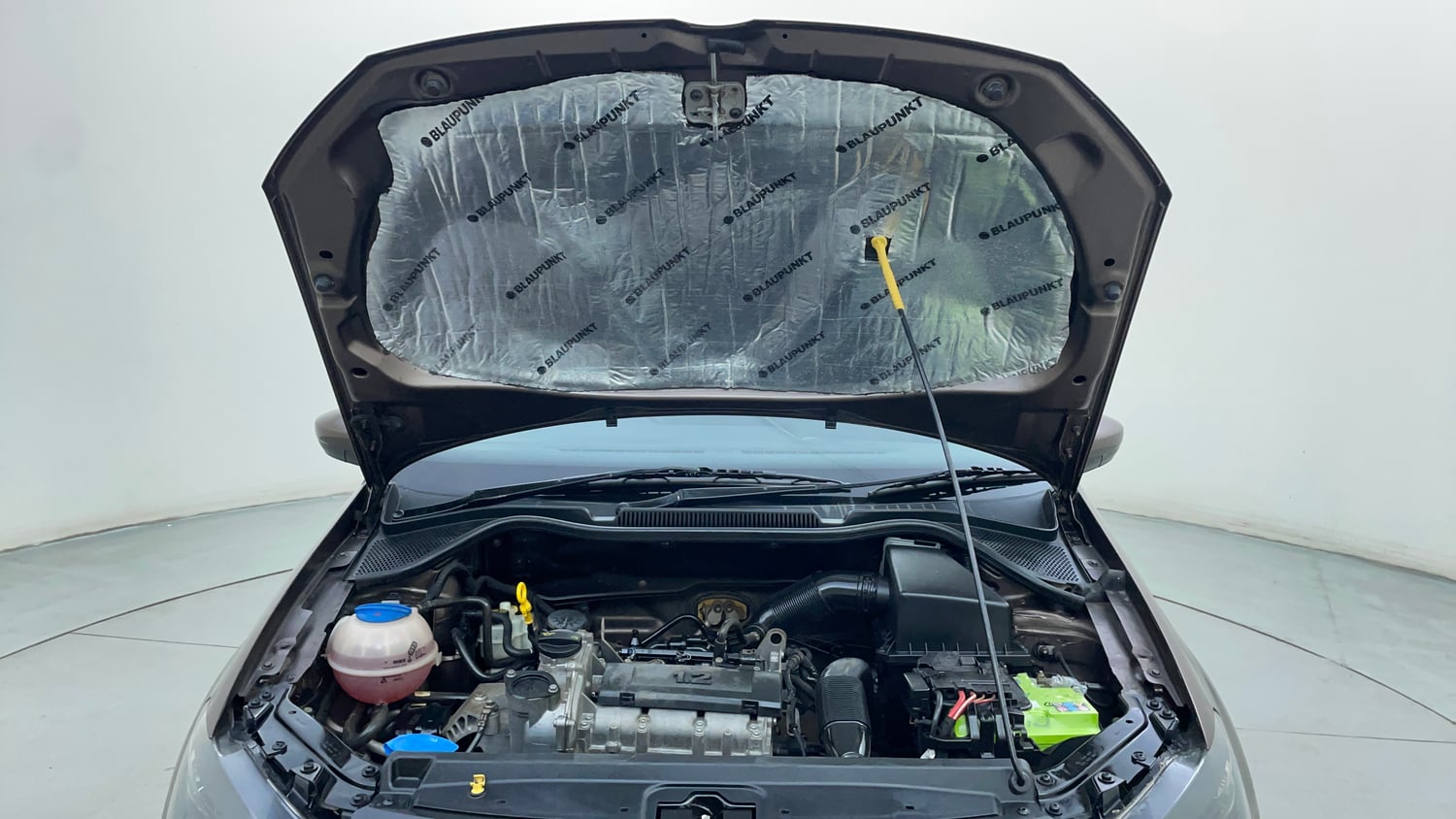 Used 2016 Volkswagen Polo Comfortline 1.2L (P) Petrol Manual engine ENGINE & BONNET OPEN FRONT VIEW