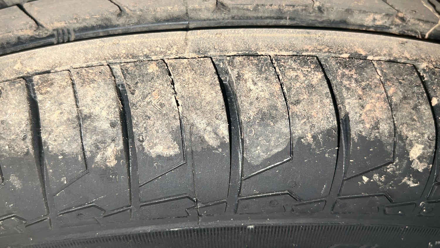 Used 2021 Hyundai Venue SX 1.0 Turbo Petrol Manual tyres RIGHT REAR TYRE TREAD VIEW