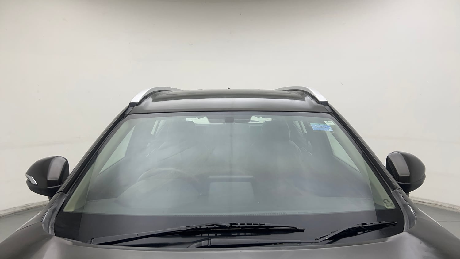 Used 2023 Honda Elevate VX MT Petrol Manual exterior FRONT WINDSHIELD VIEW