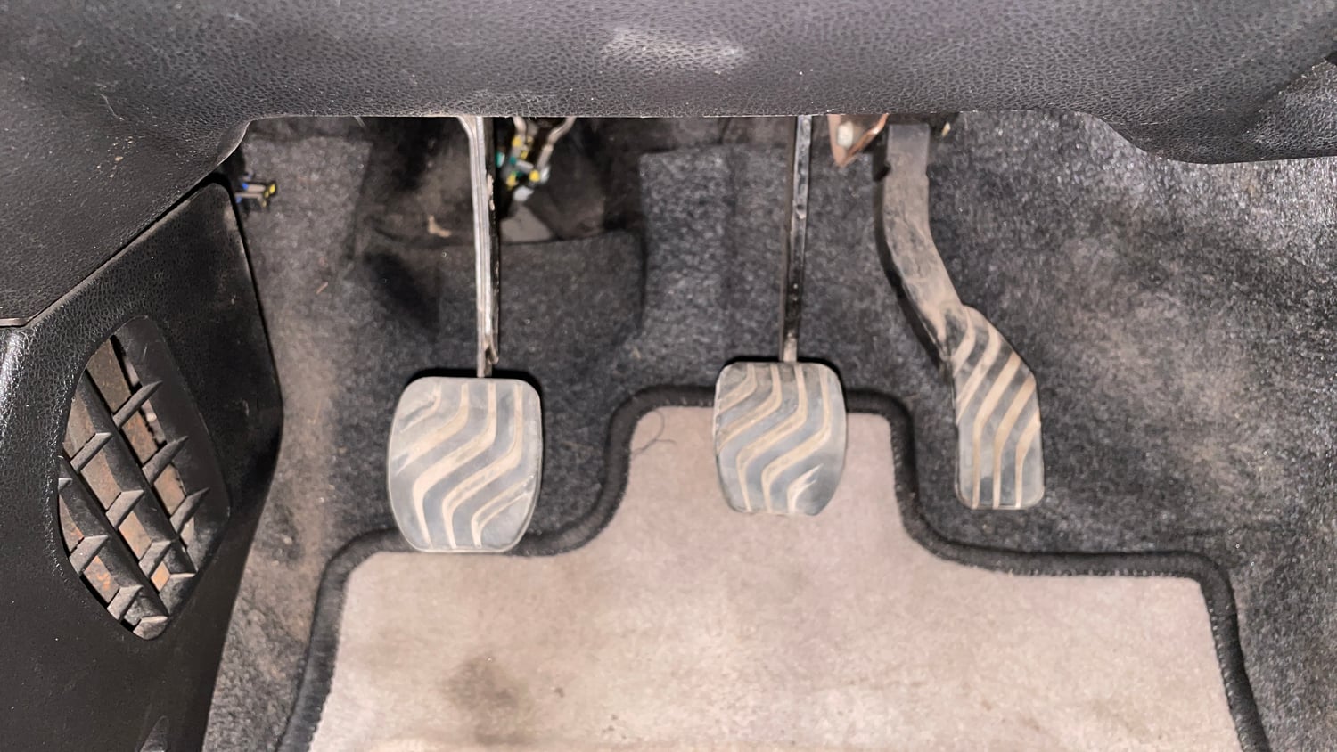 Used 2018 Renault Kwid 1.0 RXL Petrol Manual interior PEDALS VIEW