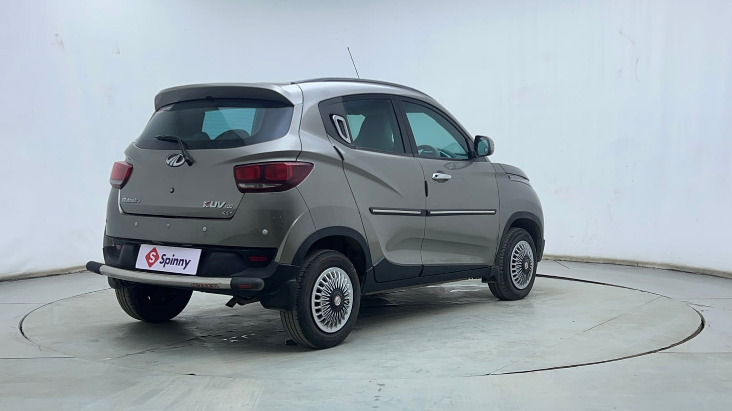 Used 2016 Mahindra KUV100 K6+ 6 STR Petrol Manual exterior RIGHT REAR CORNER VIEW