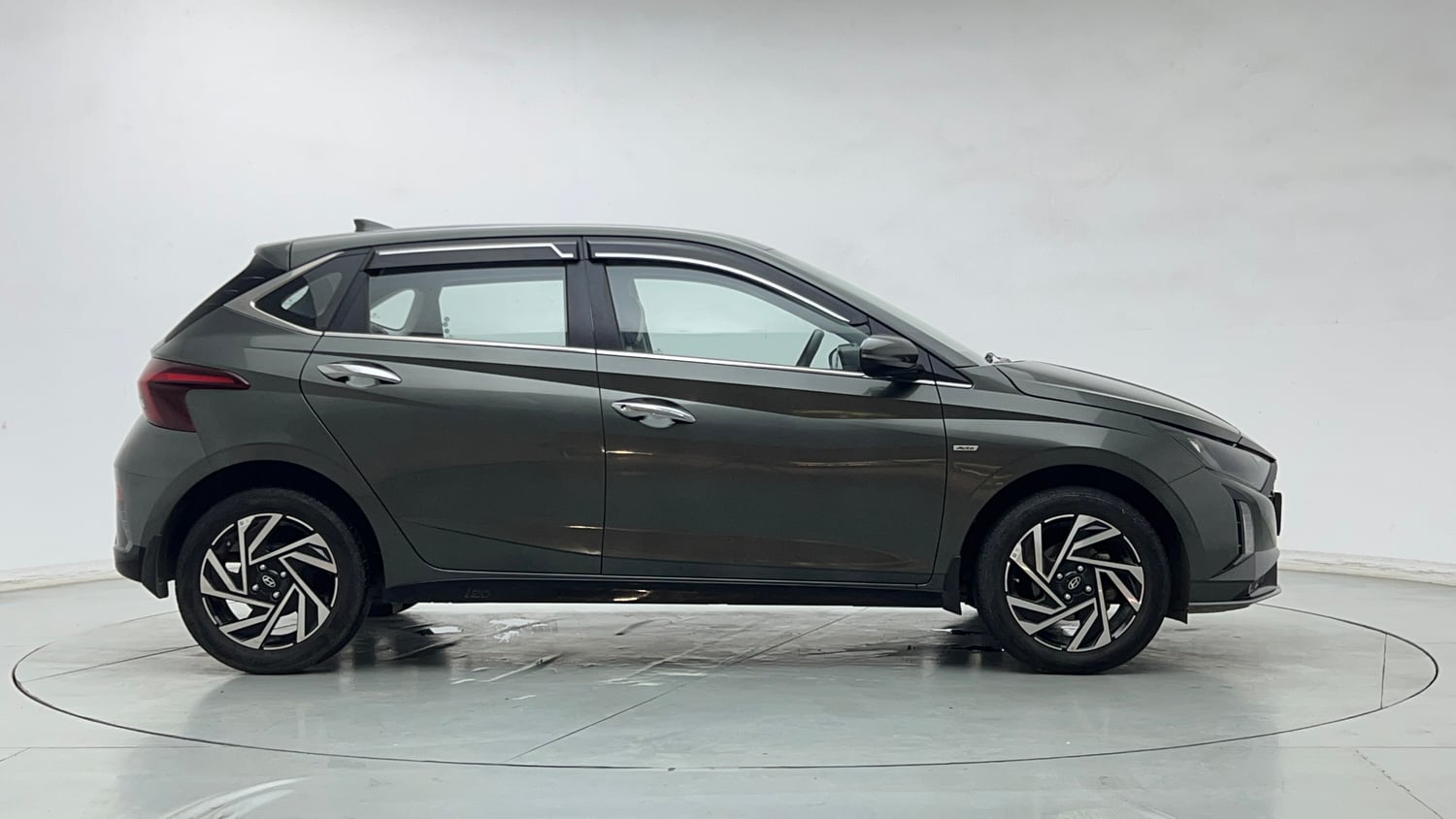 Used 2024 Hyundai New i20 Sportz 1.2 IVT Petrol Automatic exterior RIGHT SIDE VIEW