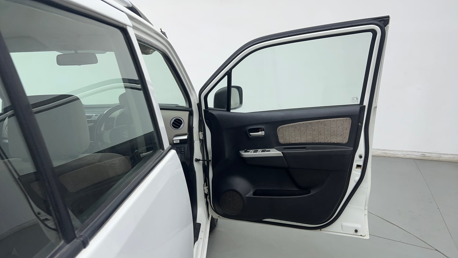 Used 2015 Maruti Suzuki Wagon R VXI Petrol Manual interior RIGHT FRONT DOOR OPEN VIEW