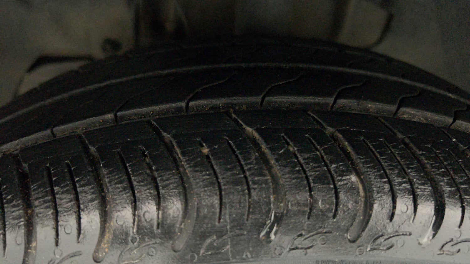 Used 2020 Tata Tiago XT Petrol Manual tyres LEFT FRONT TYRE TREAD VIEW