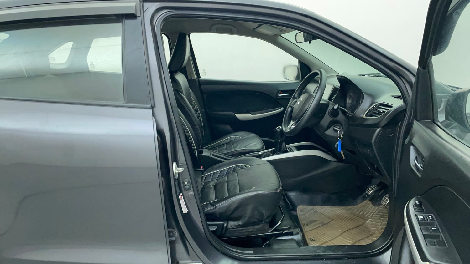 Used 2017 Maruti Suzuki Baleno Delta 1.3 Diesel Manual interior RIGHT SIDE FRONT DOOR CABIN VIEW