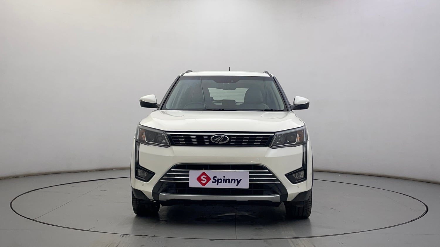 Used 2022 Mahindra XUV 300 W8 (O) 1.5 Diesel AMT Diesel Automatic exterior FRONT VIEW