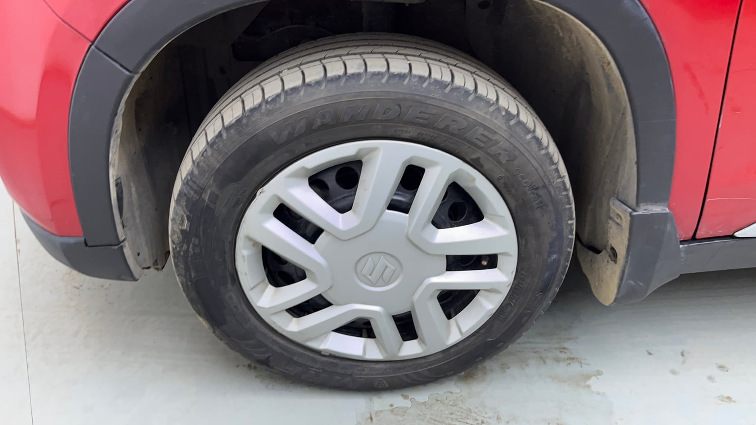 Used 2020 maruti-suzuki Vitara Brezza VXi Petrol Manual tyres LEFT FRONT TYRE RIM VIEW