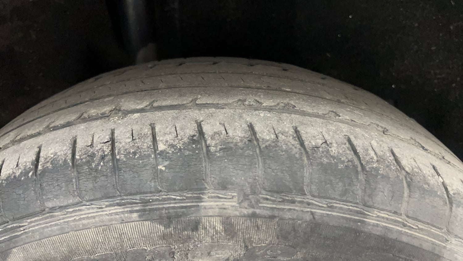 Used 2017 Ford EcoSport Trend 1.5L TDCi Diesel Manual tyres RIGHT REAR TYRE TREAD VIEW