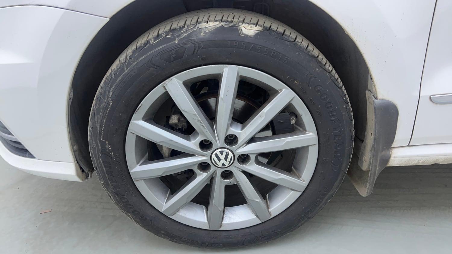 Used 2019 Volkswagen Ameo Highline1.0L (P) Petrol Manual tyres LEFT FRONT TYRE RIM VIEW