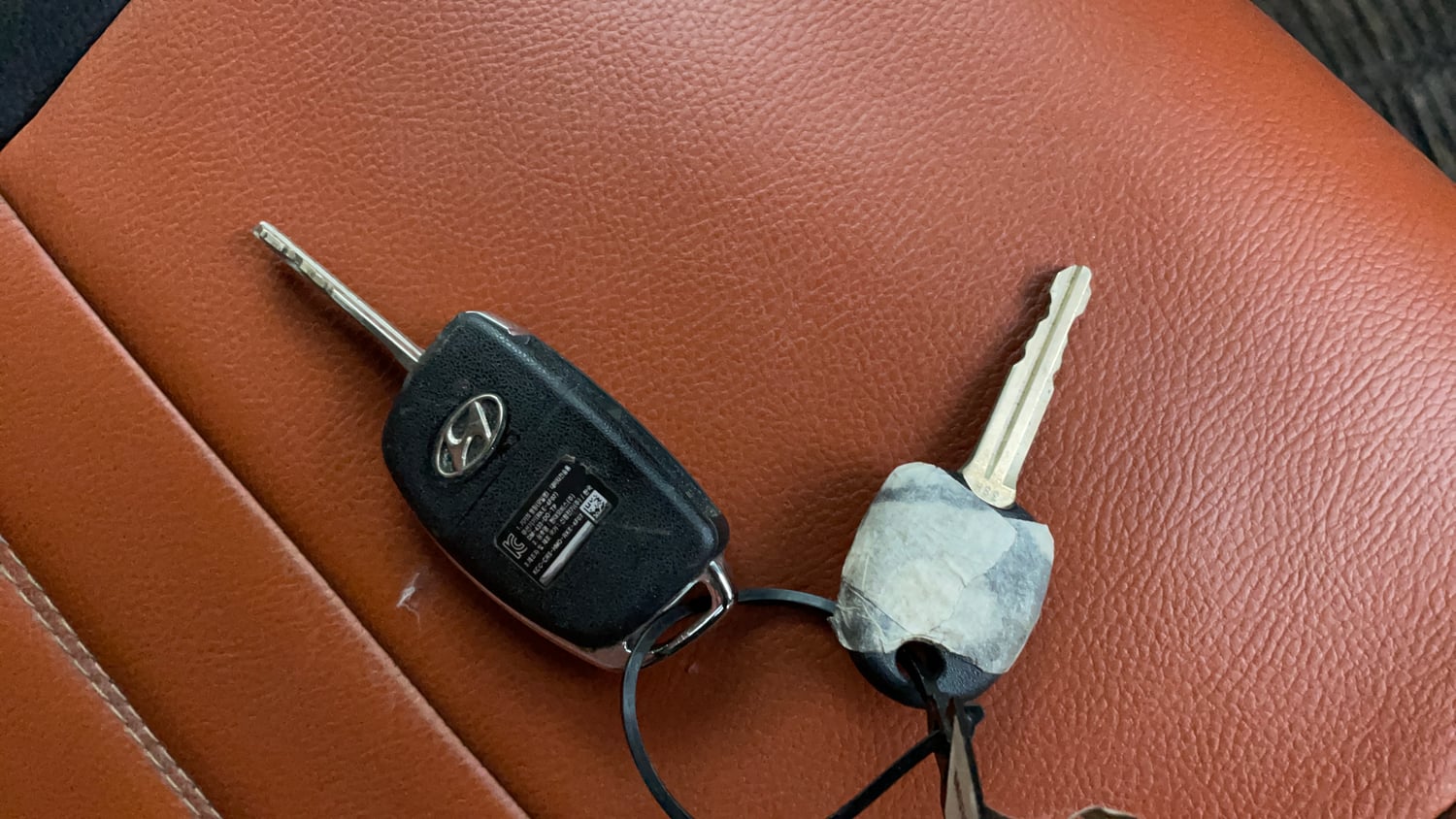 Used 2013 Hyundai i20 Magna (O) 1.2 Petrol Manual extra CAR KEY VIEW