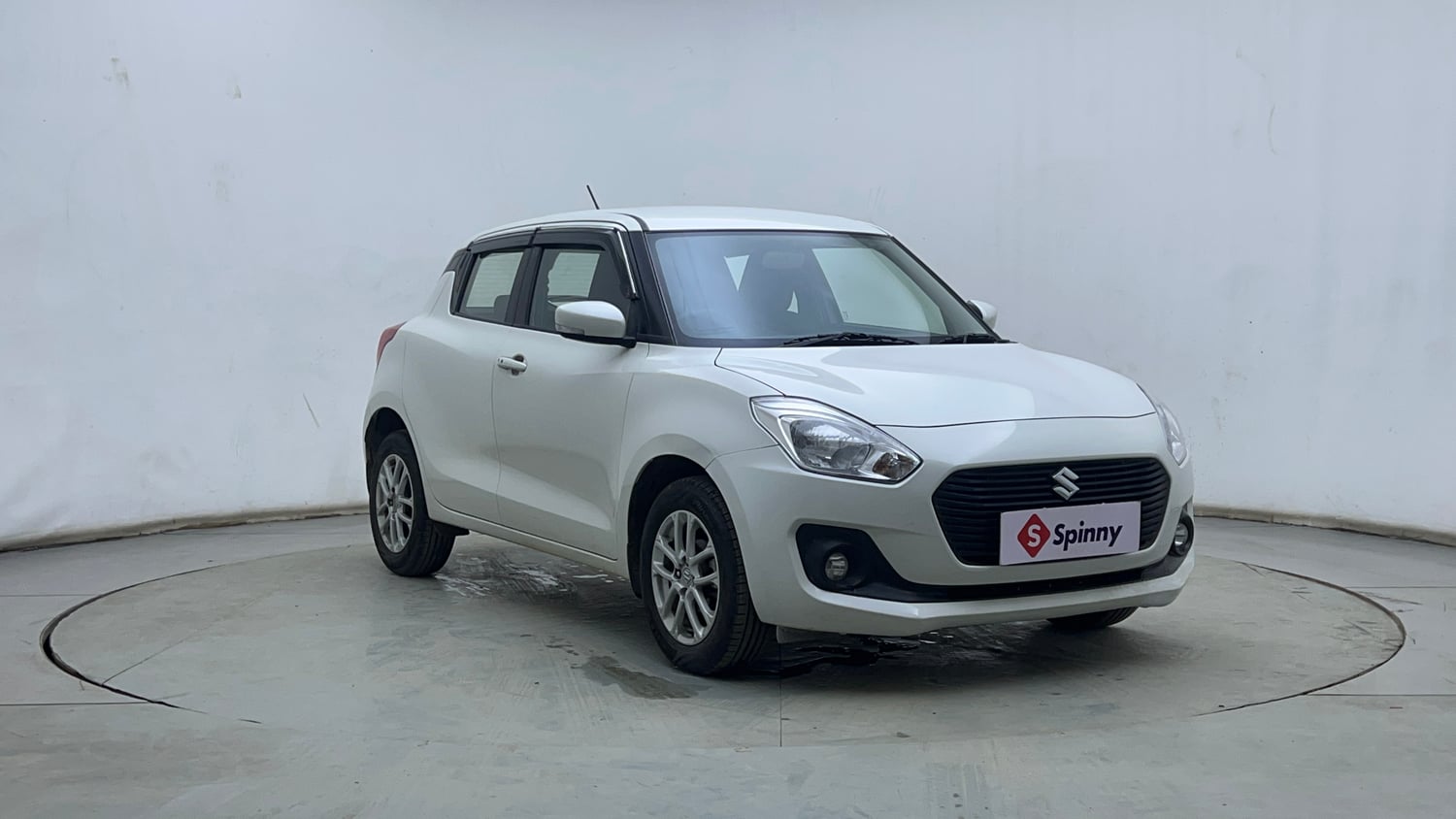 Used 2020 Maruti Suzuki Swift ZXi AMT Petrol Automatic exterior RIGHT FRONT CORNER VIEW