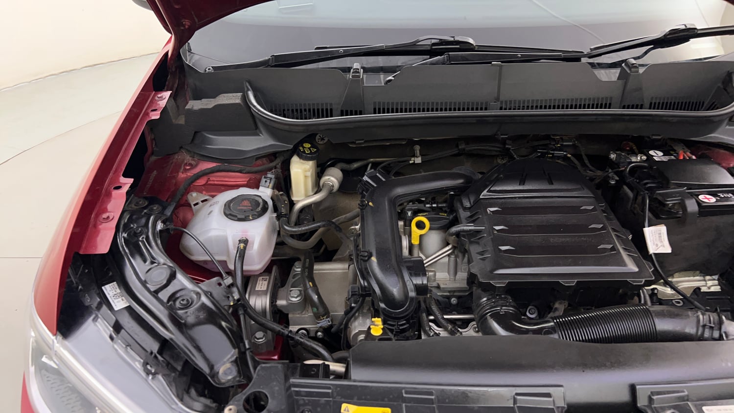 Used 2023 Volkswagen Taigun Topline 1.0 TSI AT Petrol Automatic engine ENGINE RIGHT SIDE HINGE & APRON VIEW