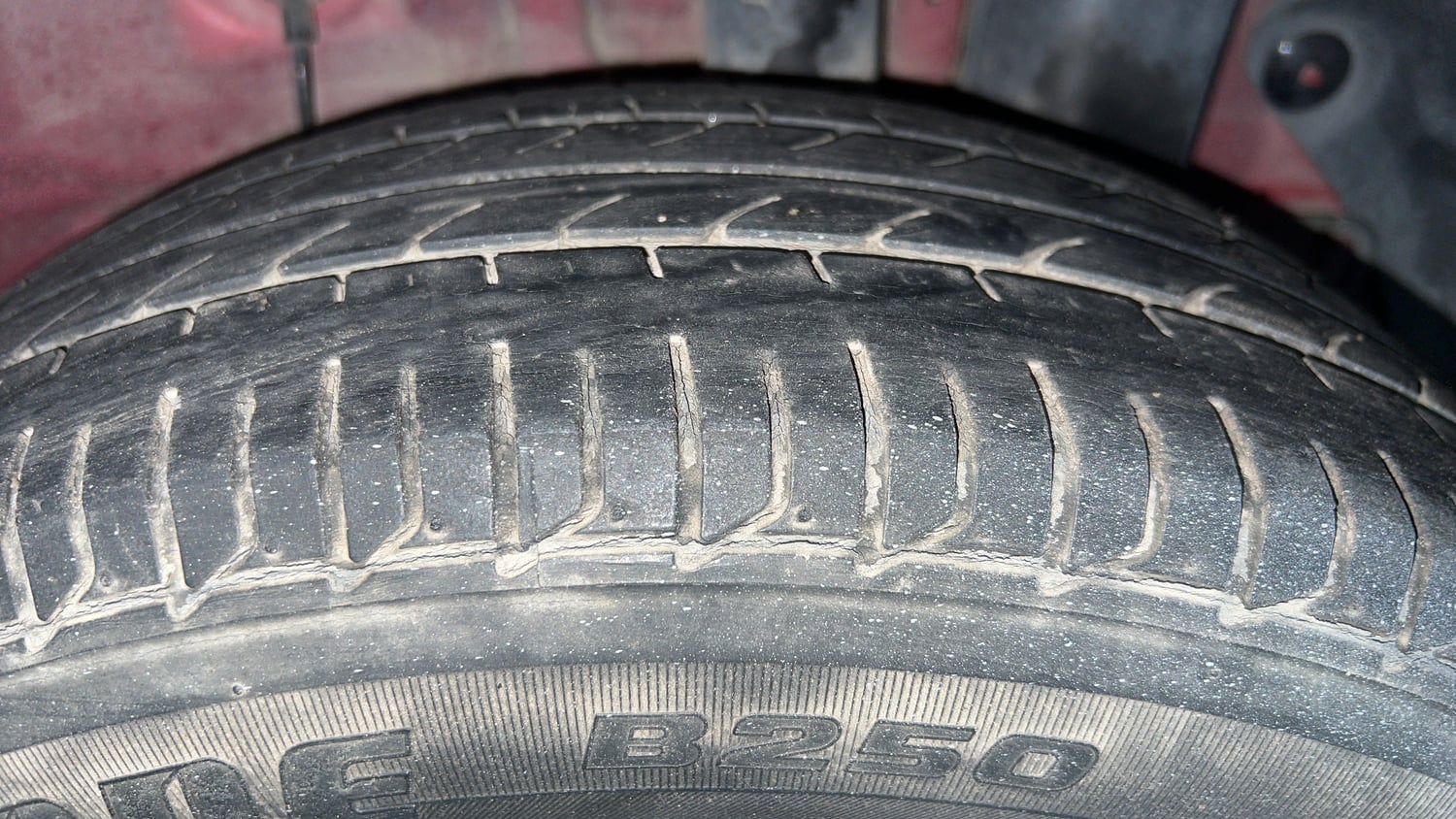 Used 2019 Hyundai Elite i20 Sportz Plus 1.2 Petrol Manual tyres LEFT REAR TYRE TREAD VIEW