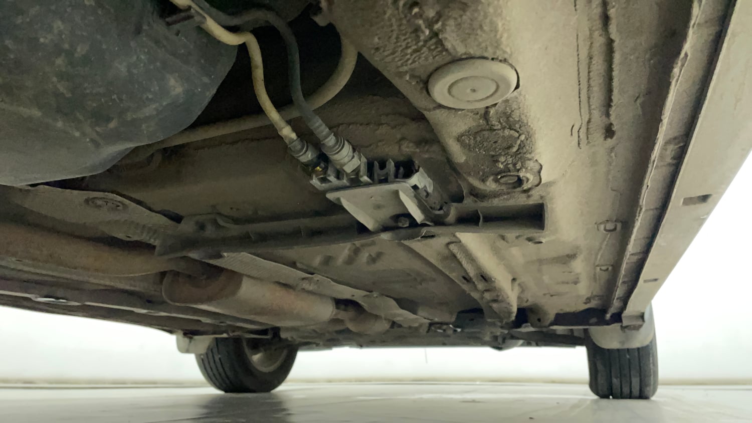 Used 2022 Volkswagen Taigun Highline 1.0 TSI MT Petrol Manual extra REAR RIGHT UNDERBODY VIEW