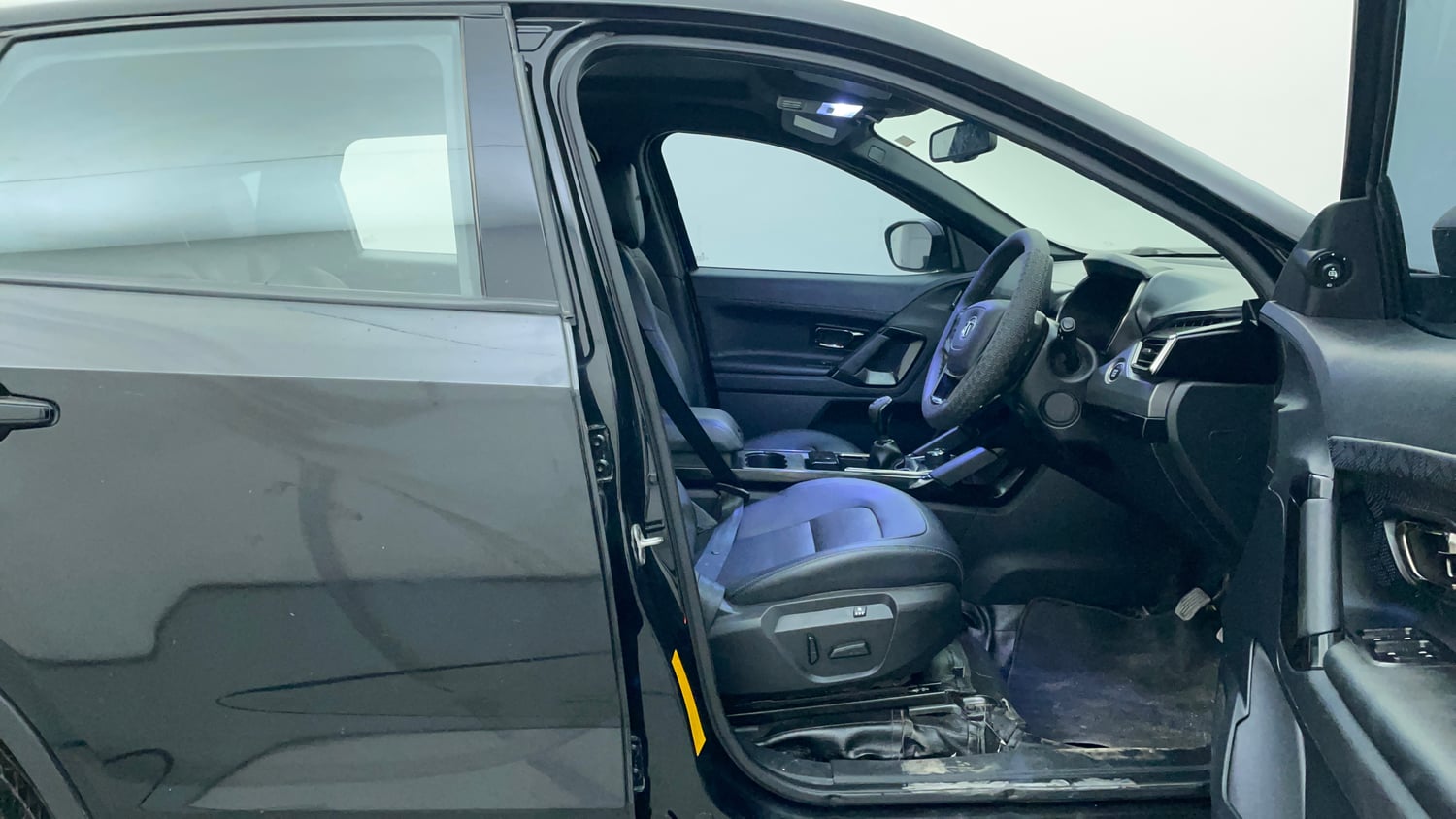 Used 2022 Tata Harrier XZ Plus Dark Edition Diesel Manual interior RIGHT SIDE FRONT DOOR CABIN VIEW