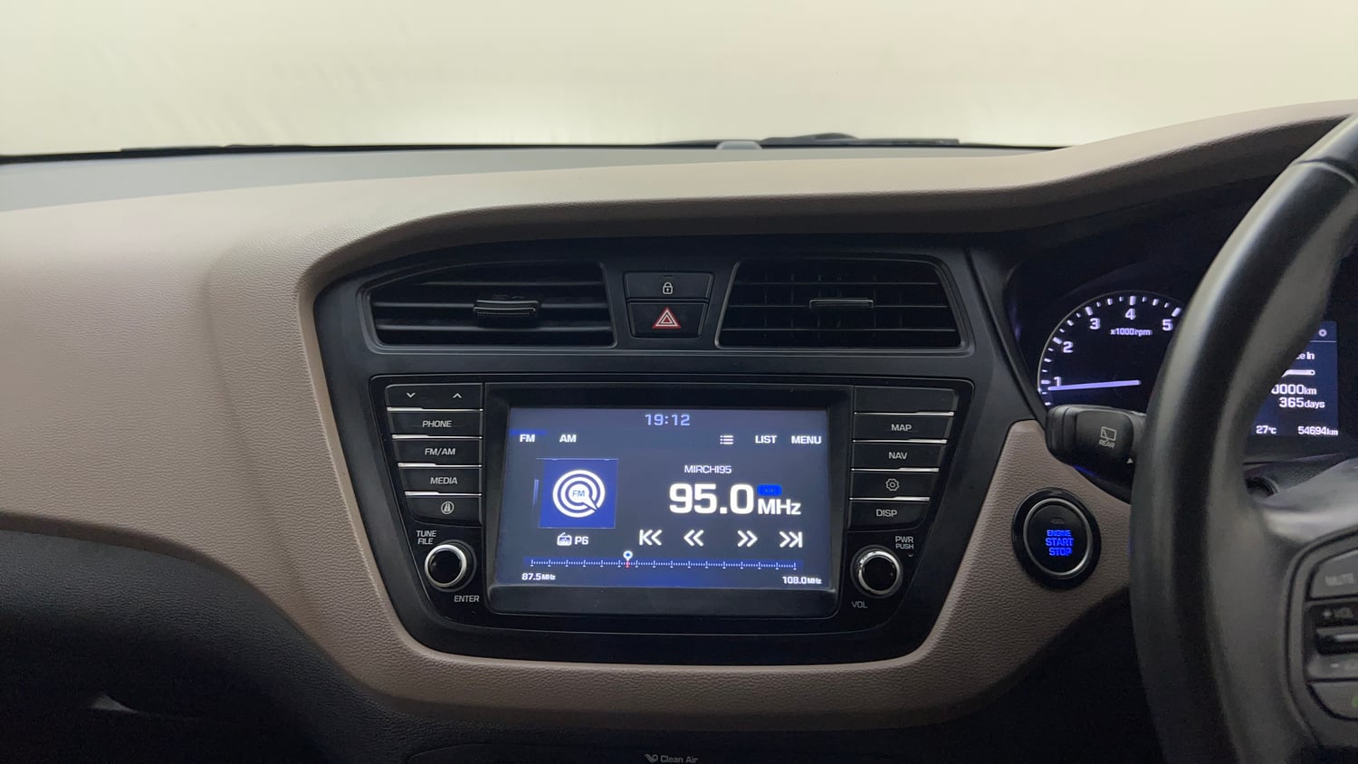 Used 2016 Hyundai Elite i20 Asta 1.2 Petrol Manual top_features Integrated (in-dash) music system