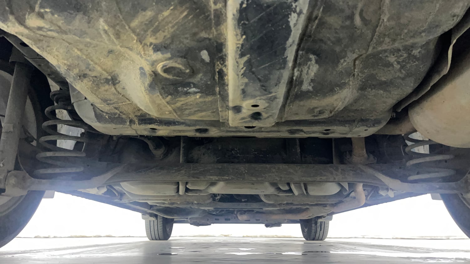 Used 2016 Honda City VX CVT Petrol Automatic extra REAR UNDERBODY VIEW (TAKEN FROM REAR)