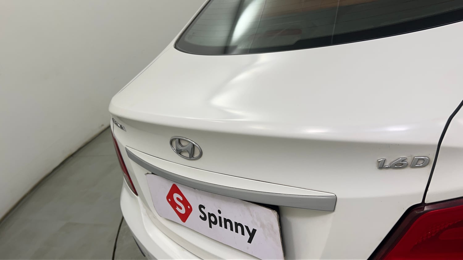 Used 2016 Hyundai Verna 1.6 CRDI S AT Diesel Automatic dents MINOR SCRATCH