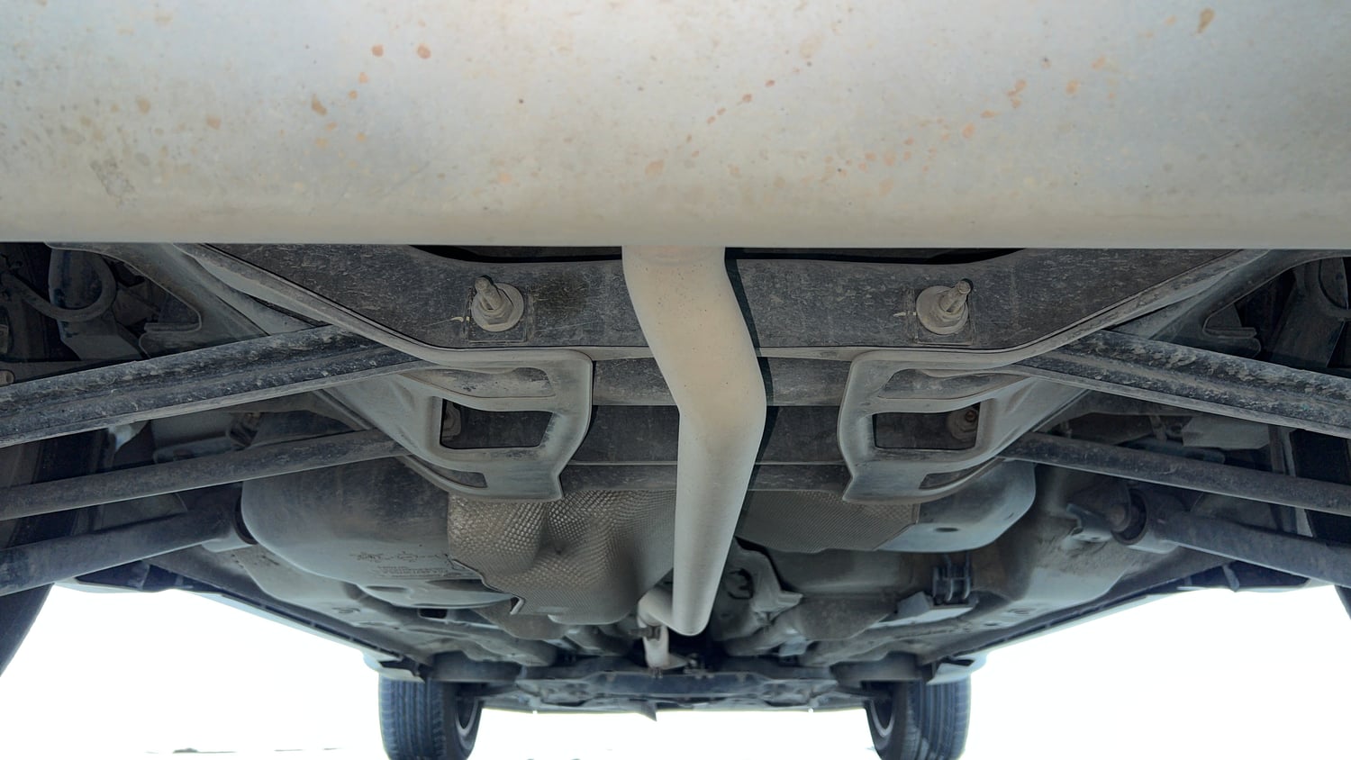 Used 2019 Jeep Compass Longitude (O) 1.4 Petrol AT Petrol Automatic extra REAR UNDERBODY VIEW (TAKEN FROM REAR)