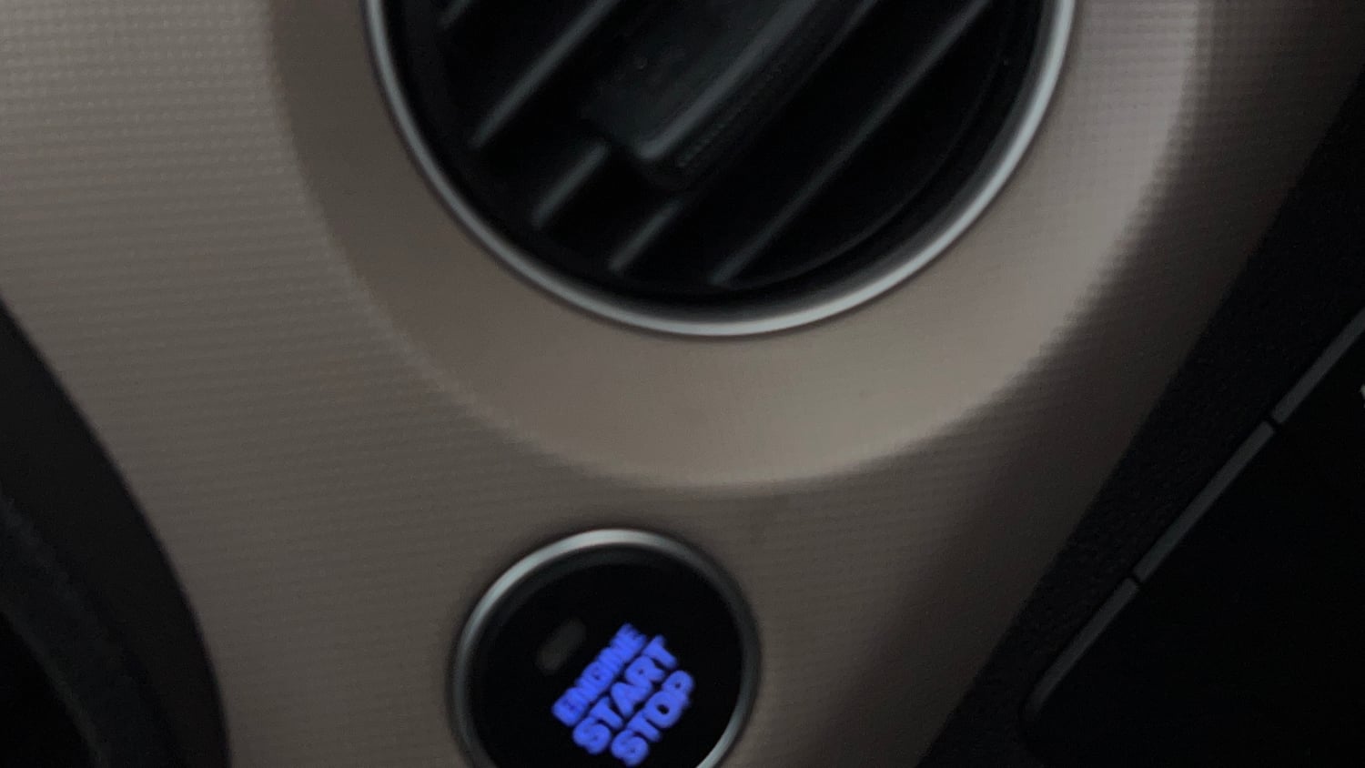 Used 2015 Hyundai Grand i10 Asta 1.2 Kappa VTVT Petrol Manual top_features Keyless start