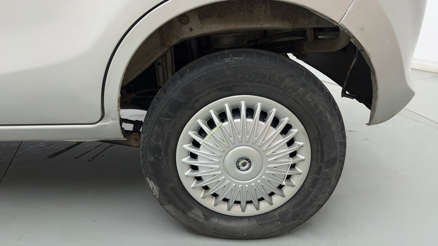 Used 2023 Maruti Suzuki Alto 800 LXi (O) CNG Cng Manual tyres LEFT REAR TYRE RIM VIEW