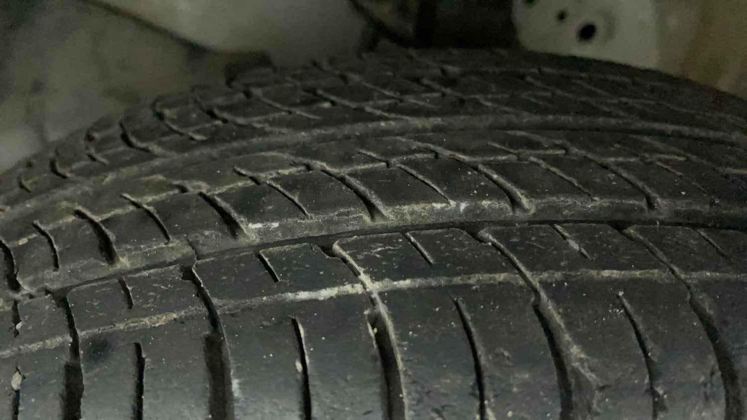 Used 2014 Honda Amaze 1.2 S i-VTEC Petrol Manual tyres LEFT FRONT TYRE TREAD VIEW