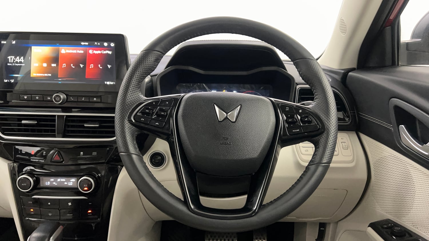 Used 2024 Mahindra XUV 3XO AX7 1.2 Petrol AT Petrol Automatic interior STEERING VIEW