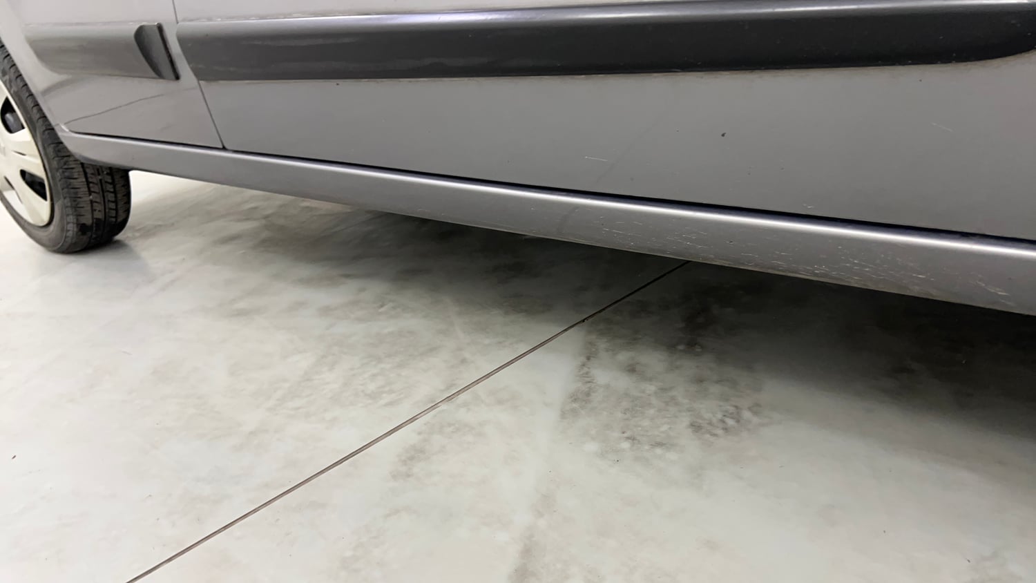 Used 2013 Maruti Suzuki Wagon R VXI Petrol Manual dents MINOR SCRATCH
