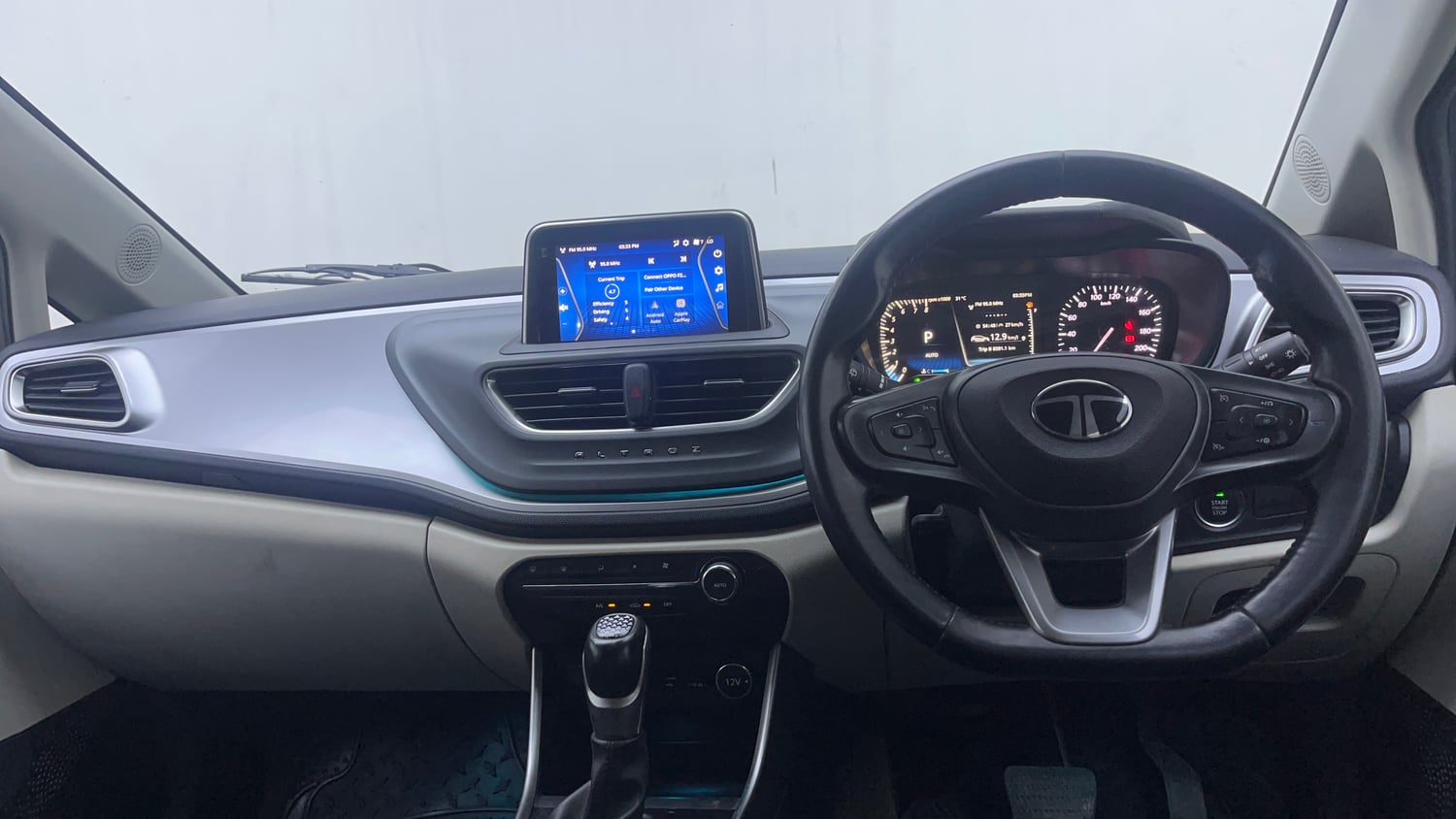 Used 2024 Tata Altroz XZA Petrol Petrol Automatic interior DASHBOARD VIEW