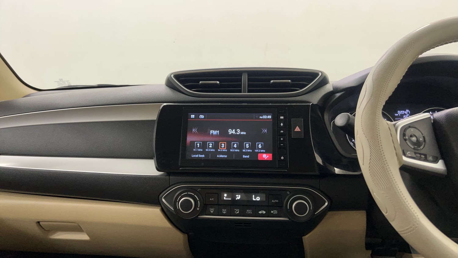 Used 2023 Honda Amaze VX MT 1.2 Petrol Petrol Manual interior MUSIC SYSTEM & AC CONTROL VIEW