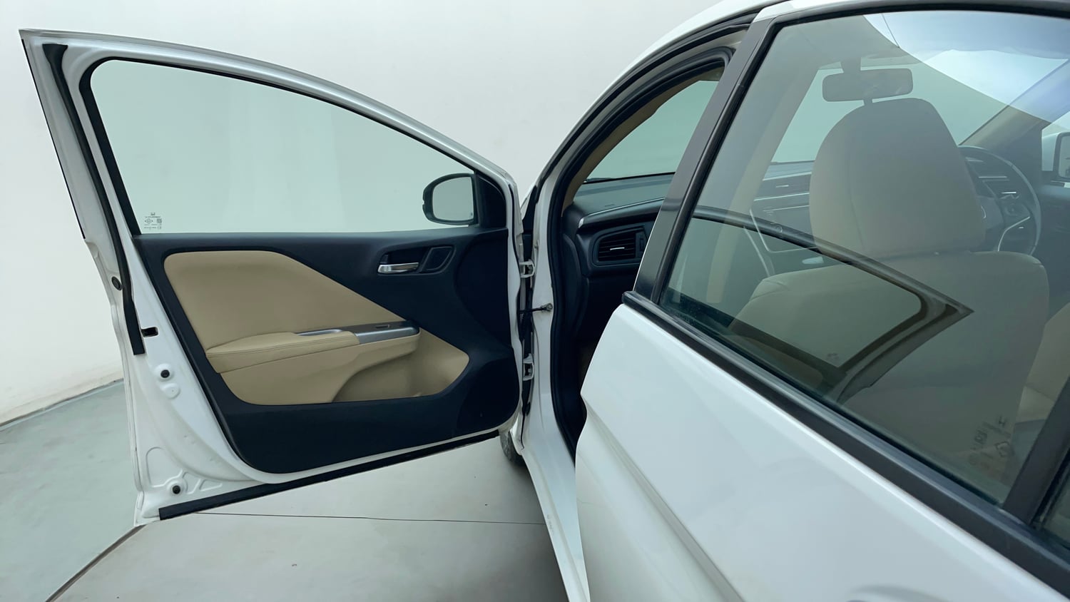 Used 2016 Honda City VX CVT Petrol Automatic interior LEFT FRONT DOOR OPEN VIEW