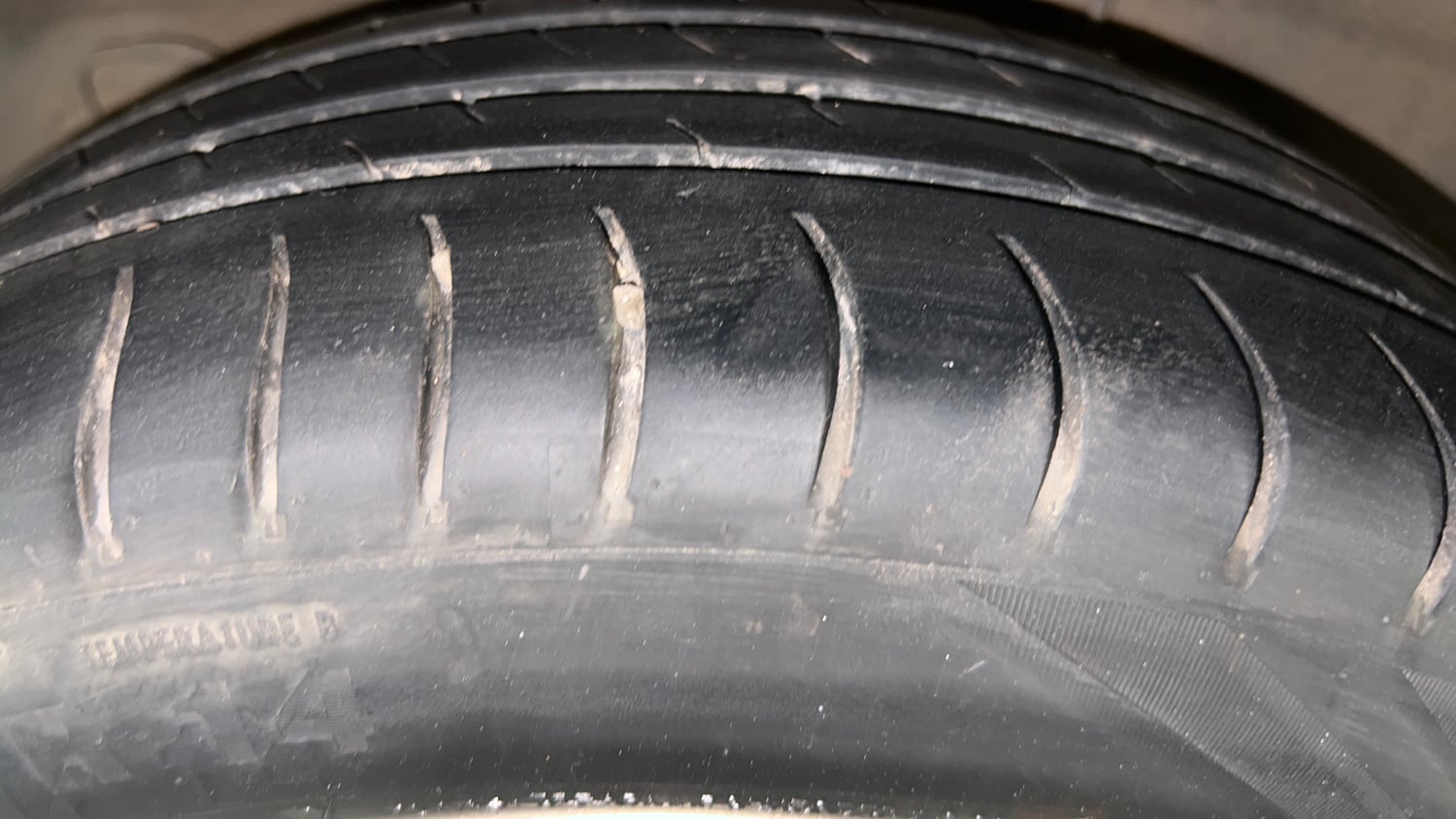 Used 2015 Hyundai Grand i10 Asta 1.2 Kappa VTVT Petrol Manual tyres RIGHT REAR TYRE TREAD VIEW