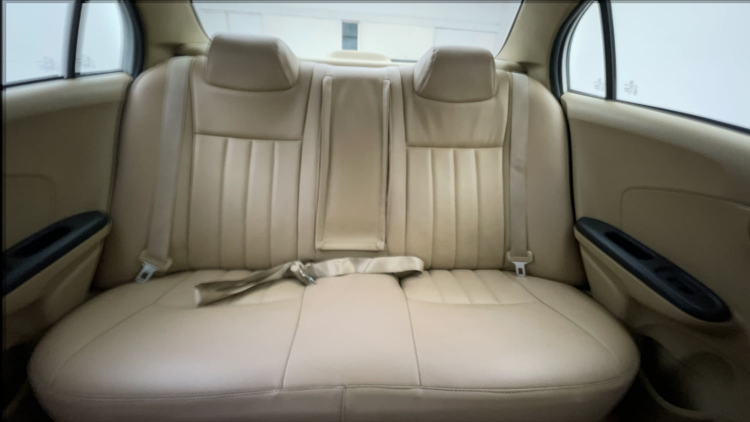 Used 2014 Honda Amaze 1.2 S i-VTEC Petrol Manual interior REAR SEAT CONDITION VIEW