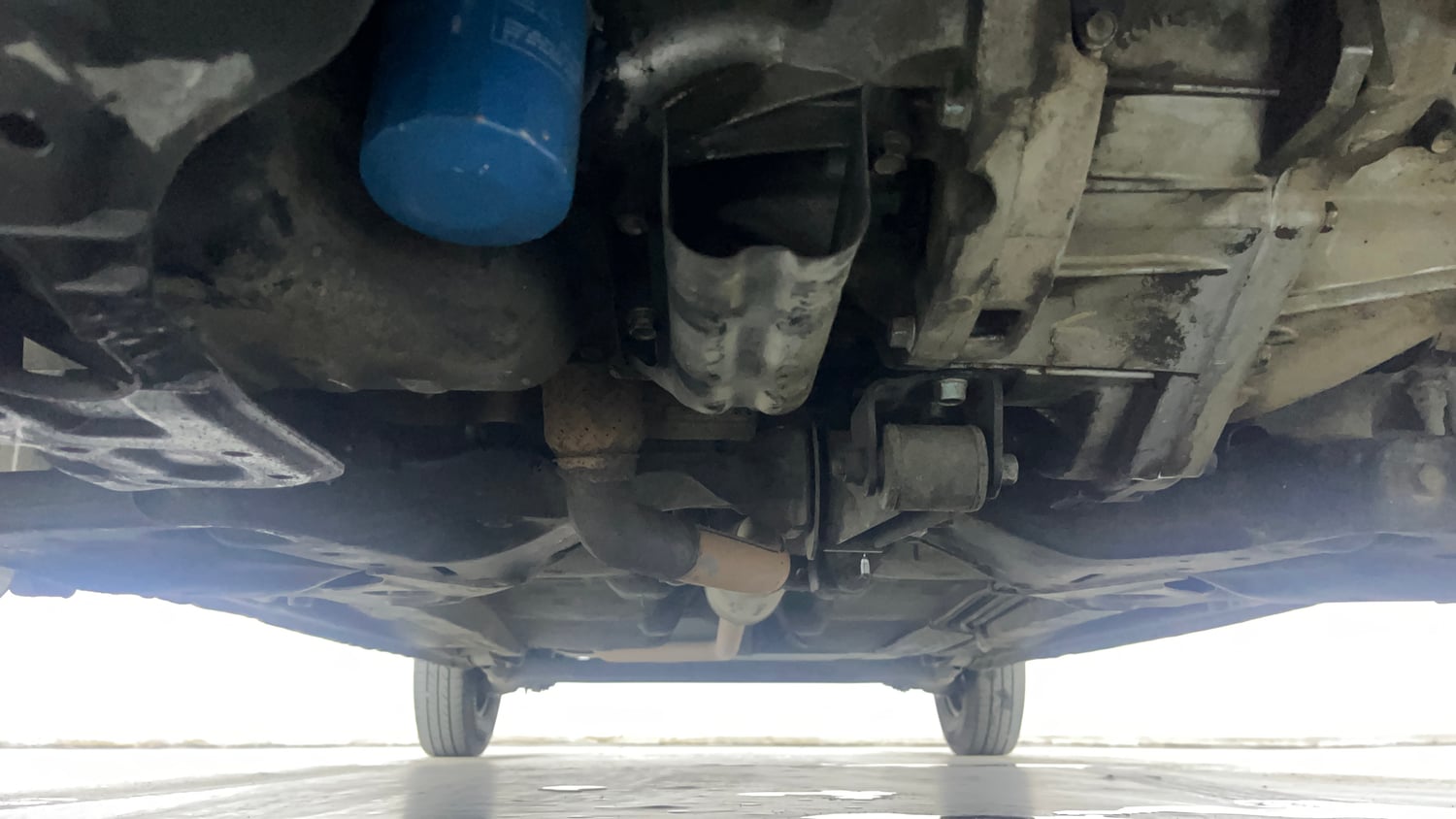 Used 2012 Hyundai i10 Sportz 1.2 Kappa2 Petrol Manual extra FRONT LEFT UNDERBODY VIEW